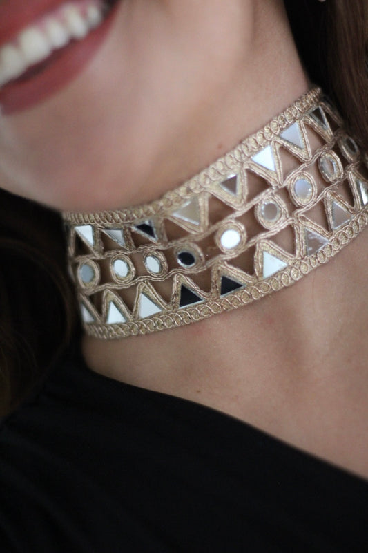 Chocker Luna Dorada